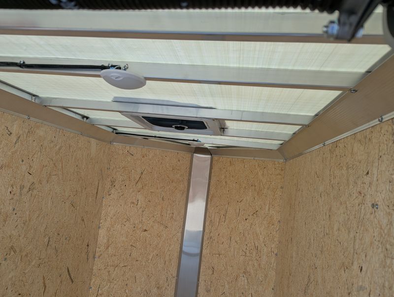 400000071084-large-9