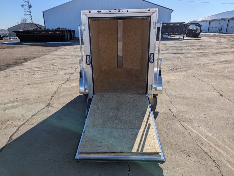 400000071084-large-8