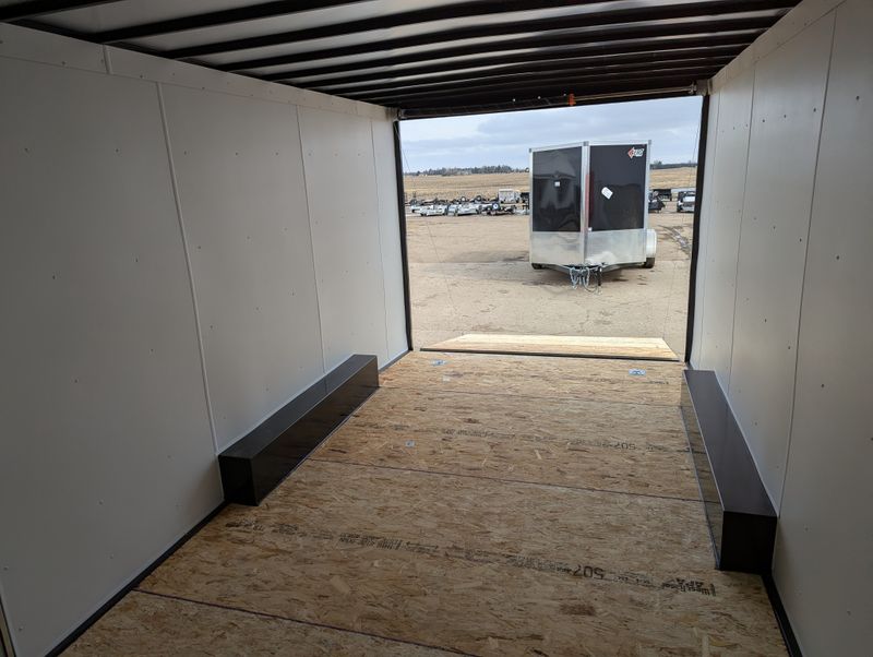 400000071213-large-9