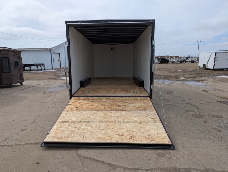 400000071213-large-8