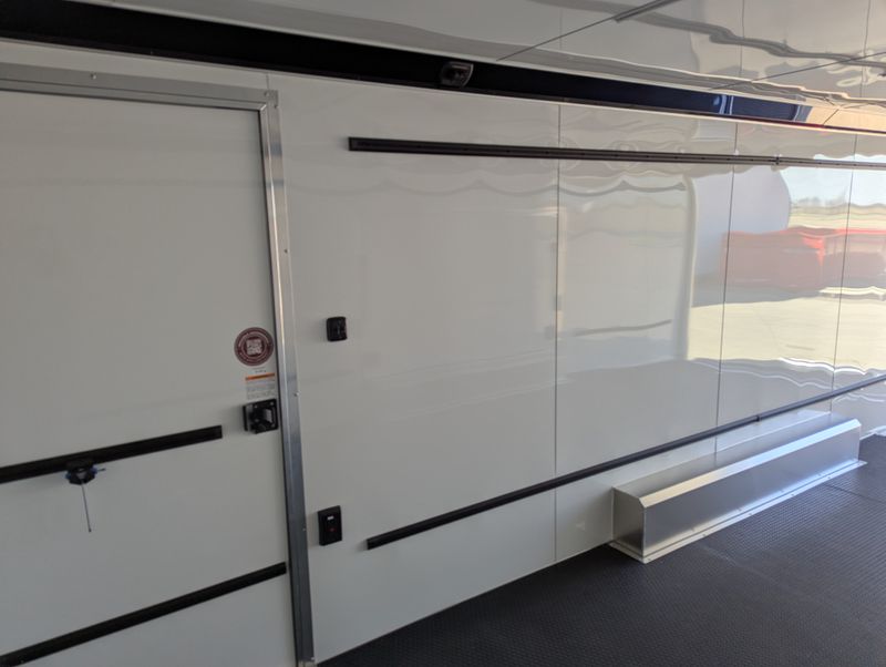 400000071411-large-11