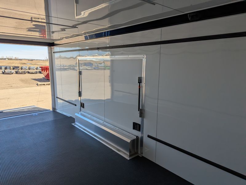 400000071411-large-10