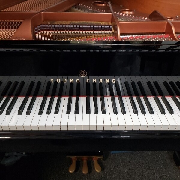 Young Chang Baby Grand Piano Special Edition w/Player