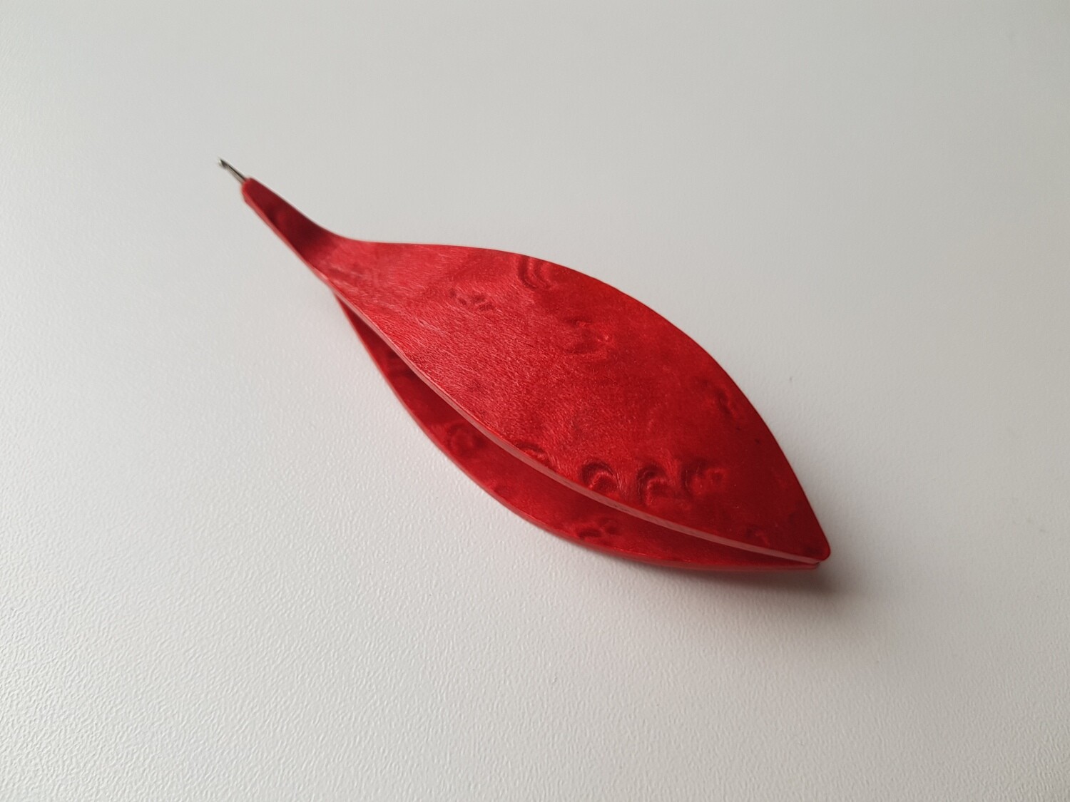 Tatting Shuttle With Hook Marblewood