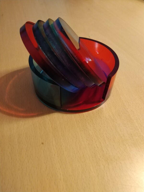 Untersetzer mit Aufbewahrungsbox