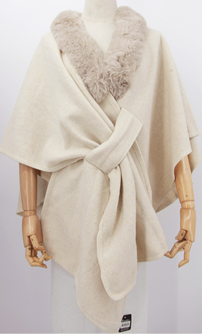 Poncho Creme