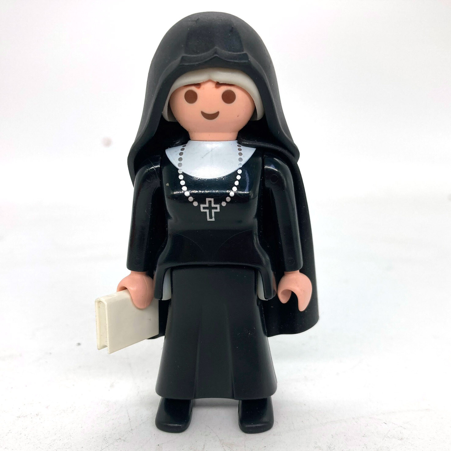 RELIGIEUSE À COLLERETTE, SOEUR, NONNE, RELIGION