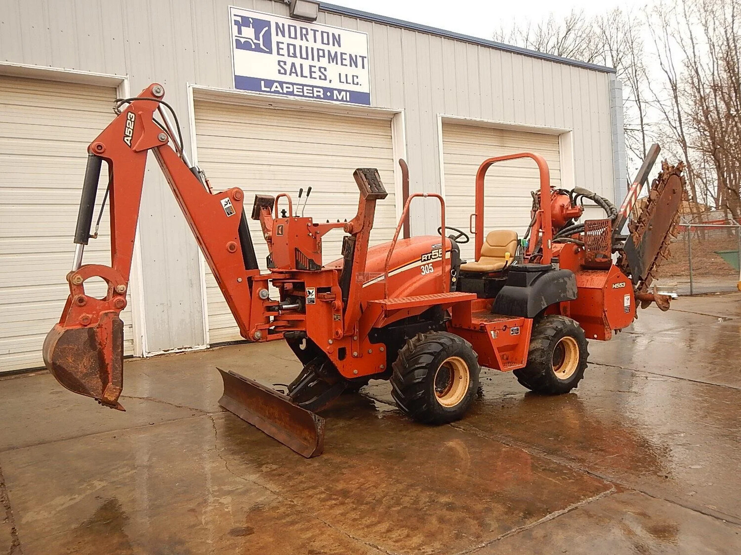 2005 DITCH WITCH RT55