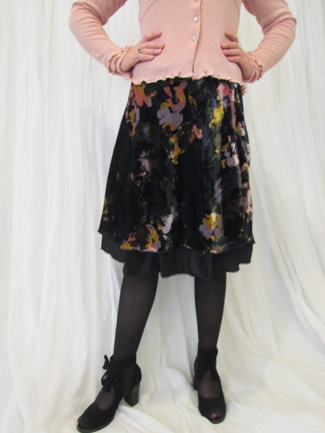 More than thirteen [floral line] pink thickened coat velvet suspender skirt main image 0