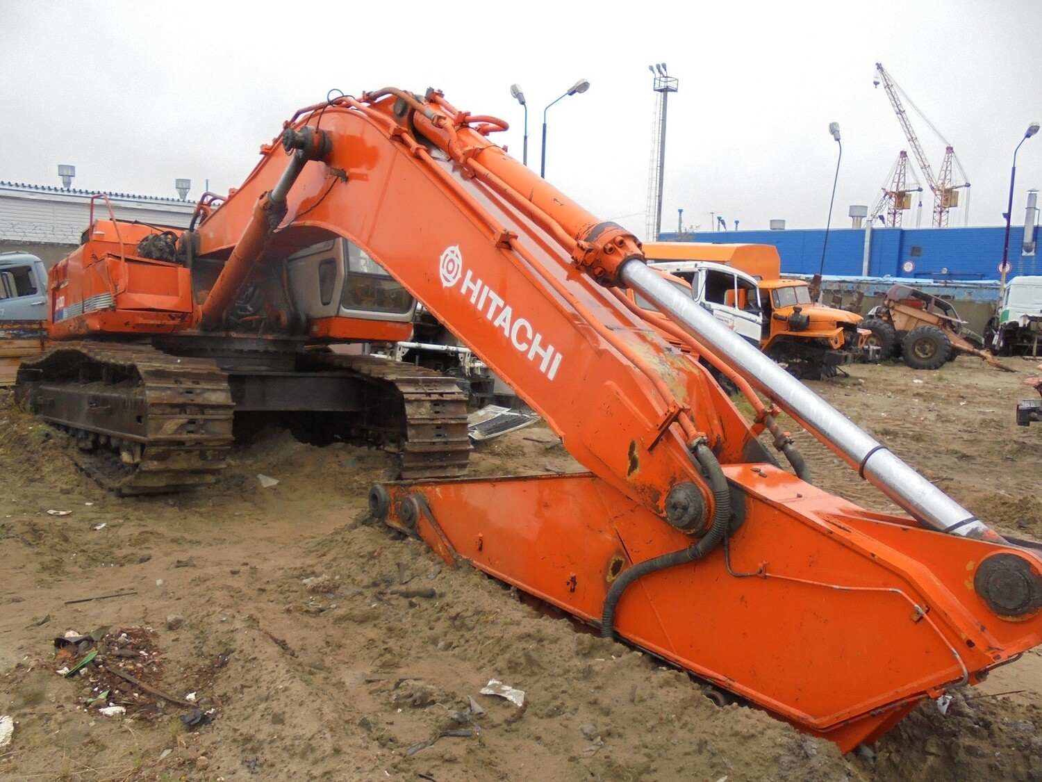 экскаватор брянск. Hitachi 180 габариты. экскаваторы umg эксмаш. Umg экскаваторы tlb935. экскаватор брянск.