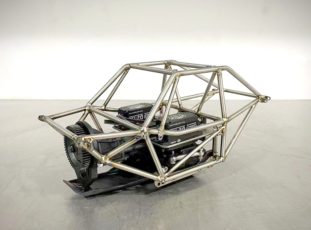 R2VFD Moon Buggy chassis for Vanquish platforms. Titanium Set from