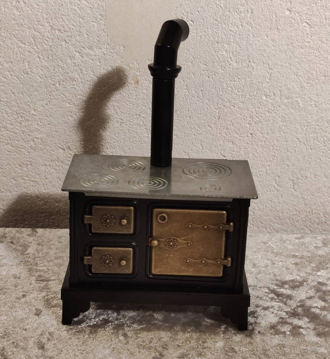 Miniatur Metall Herd mit Backofen. Für die Wichteltür und das