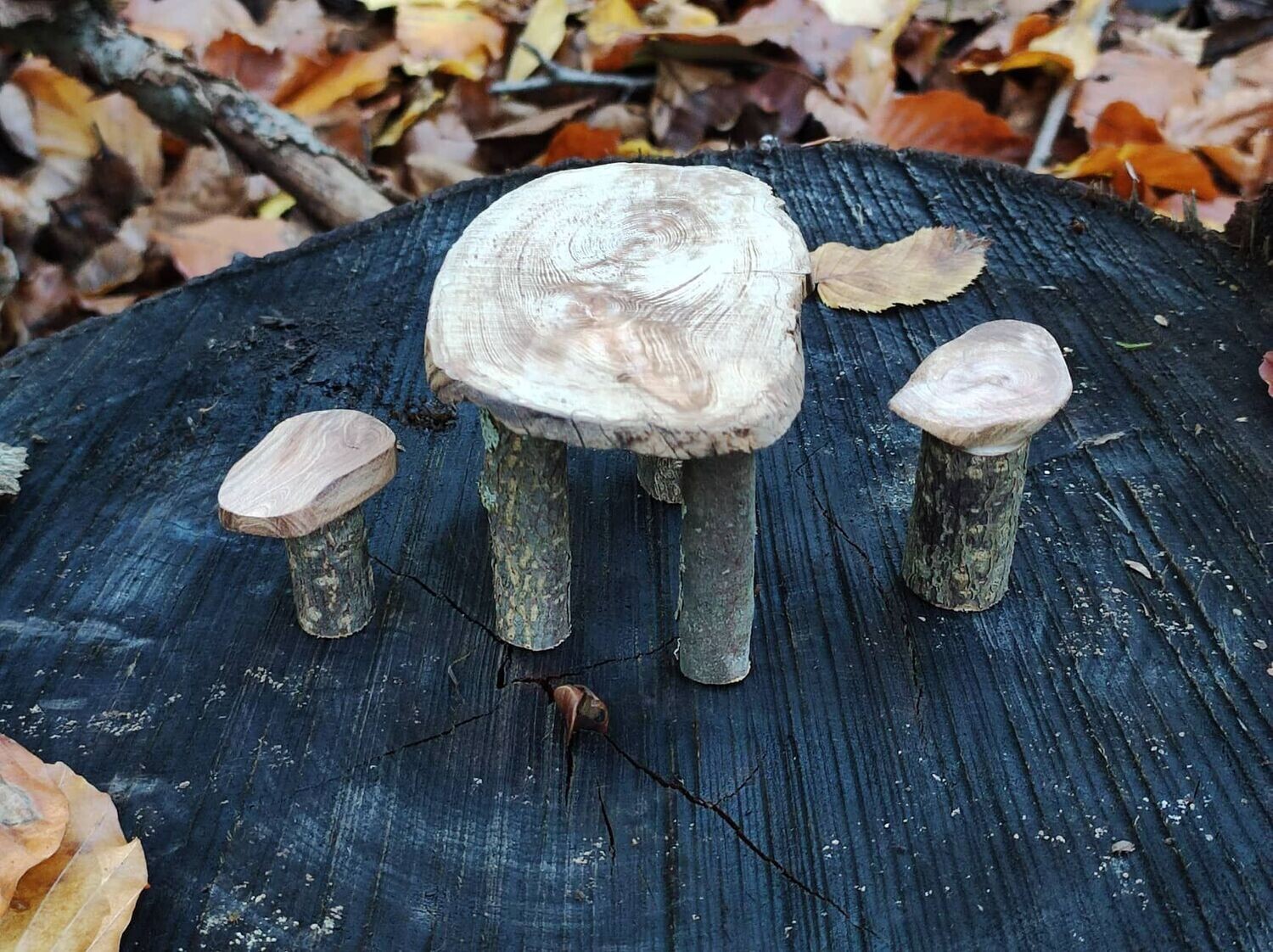 Miniatur Tisch 1:12 Für Puppenhaus - Brauner Holz Beistelltisch