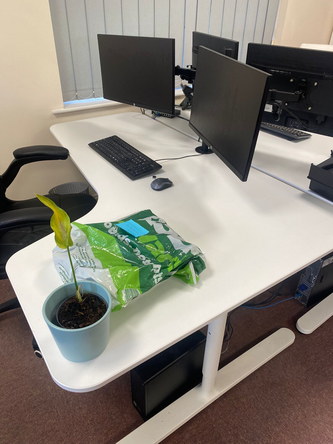 Right Hand Corner Desk