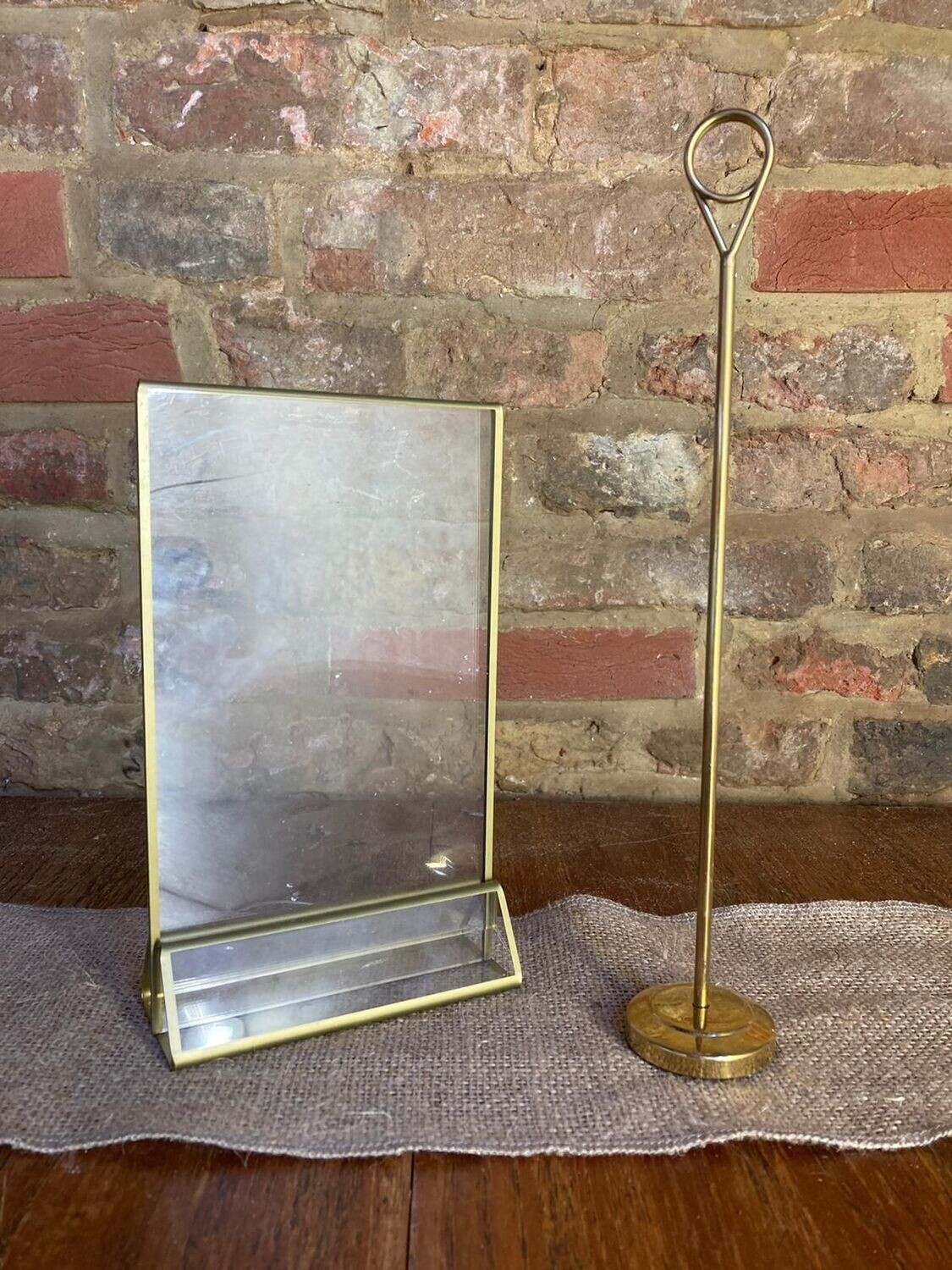 Table name and number holders