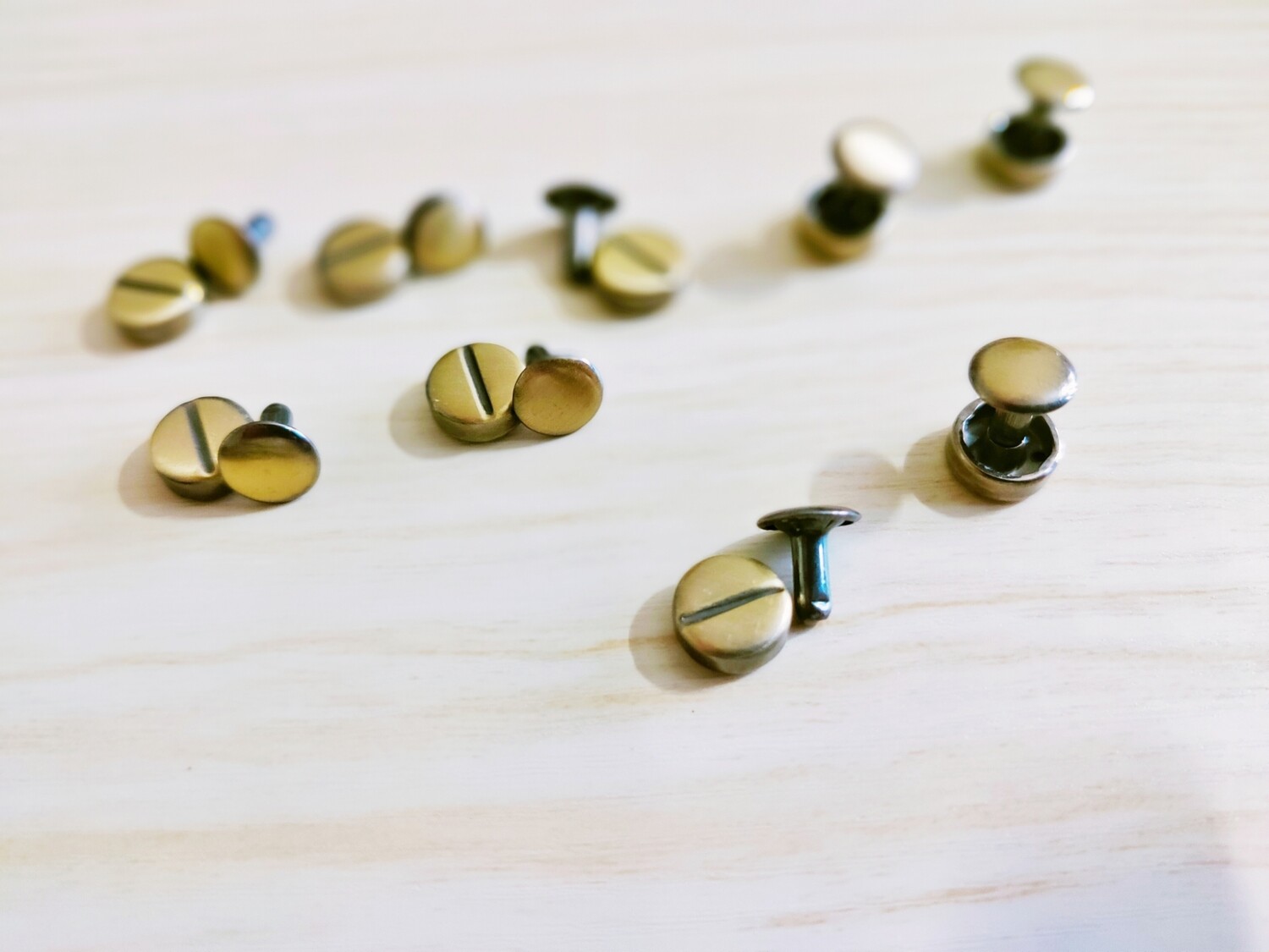 Set of 10 Antique Brass Rivets 4x6 mm