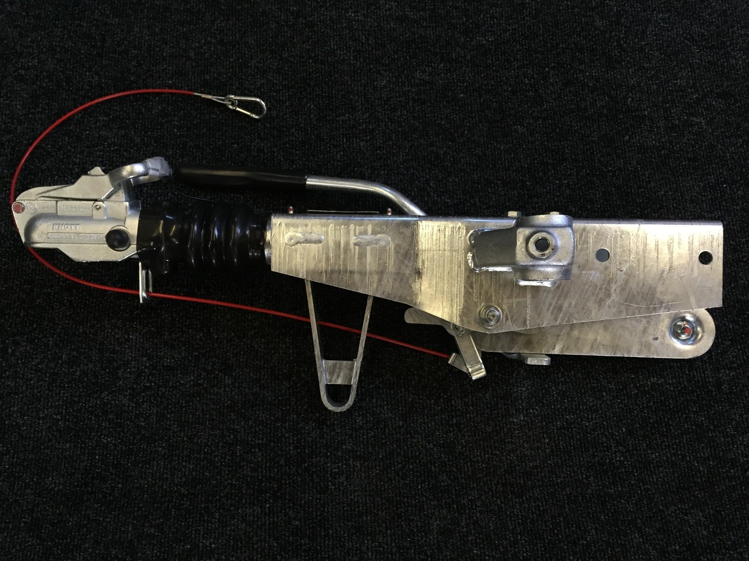 Knott 3000kg drawbar coupling with hitch lock 80 x 80 / 100 x 100