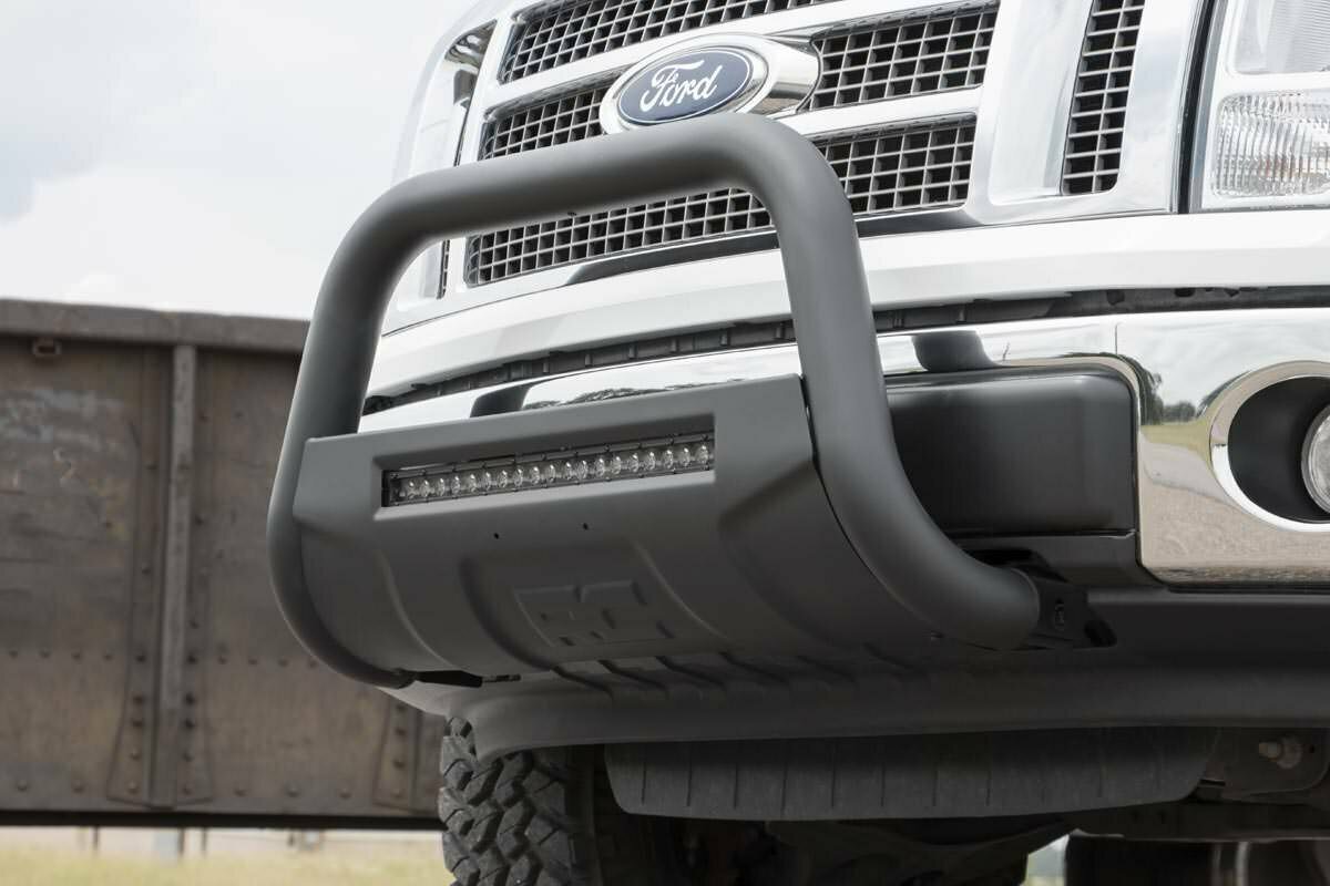 Includes an integrated 20inch Rough Country LED light bar, 90watt