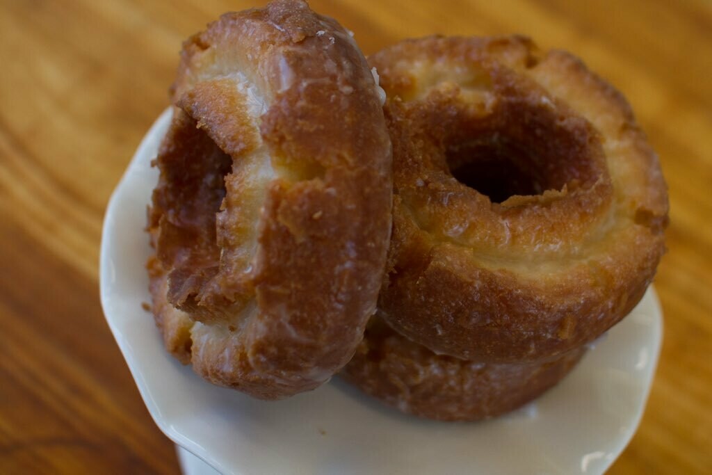 Old Fashioned Cake Donut, Glazed (Single Donut)