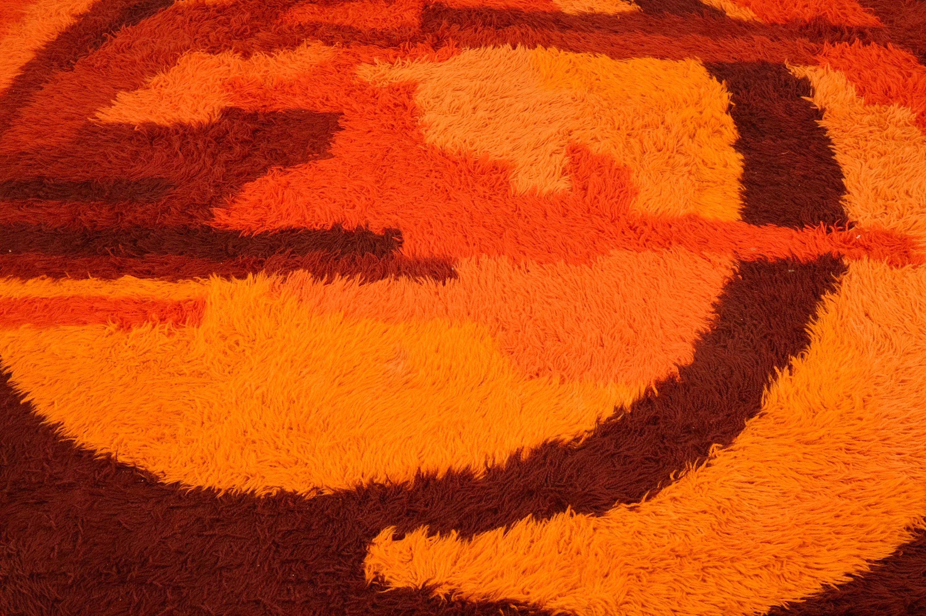 Mid Century Round Rya Shag Rug