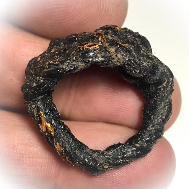 Hwaen Pirod Luang Por Muang