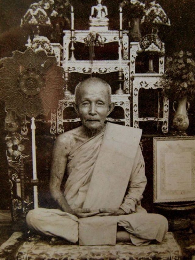 Luang Ph Rian Wat Nong Bua