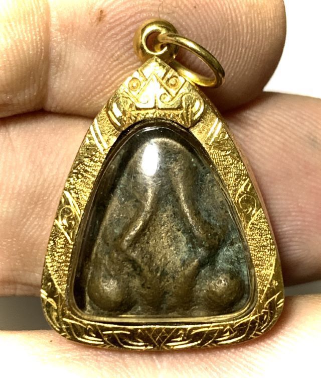 Pra Pid Ta LP Bun in Gold Casing