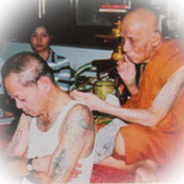 Luang Por Lae performing Sak Yant Thai Temple Tattoos