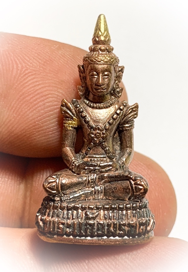 Phra Kring Keow Morakot Buddha statuette