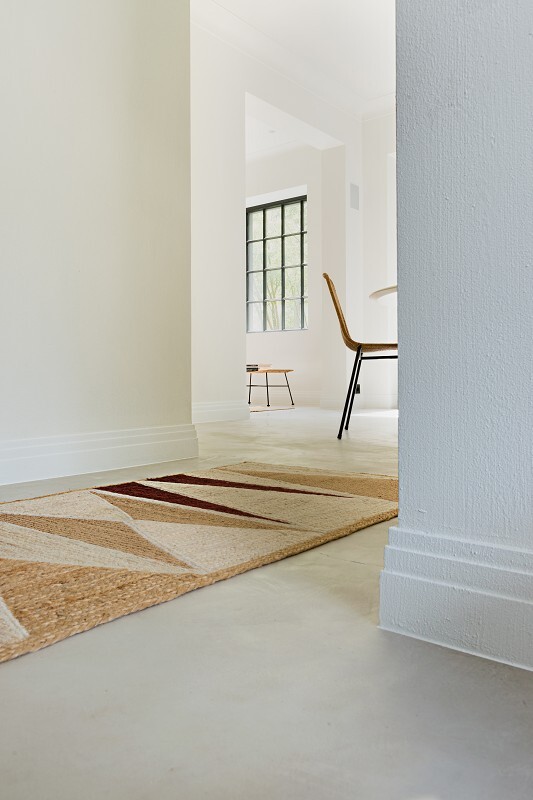 k_cat18_21_original_SX180_jpg