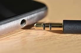 Standard 3.5mm headphone port and jack