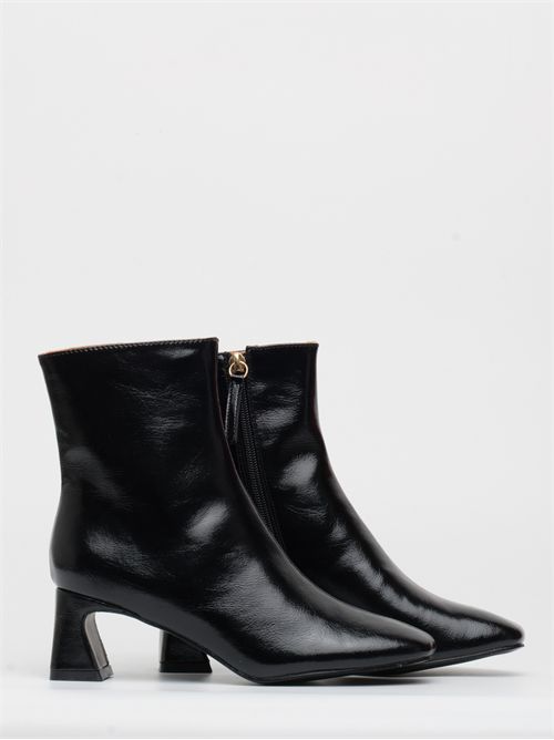 Stivaletto EXE' Black Lucido | Punta Squadrata e Tacco Geometrico 60mm EXE | EX2031-1BLACK WRINKLED
