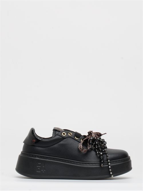 Sneakeres GIO+ in pelle nera con charm coloro oro GIO+ | PIA434ABLACK