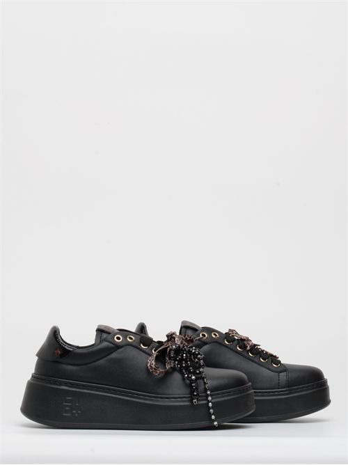 Sneakeres GIO+ in pelle nera con charm coloro oro GIO+ | PIA434ABLACK