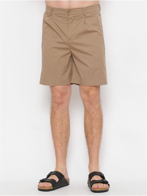 Scopri il Pantalone Corto Kobe-C, perfetto per un look estivo casual e sofisticato. BONHEUR | KOBE/CBEIGE