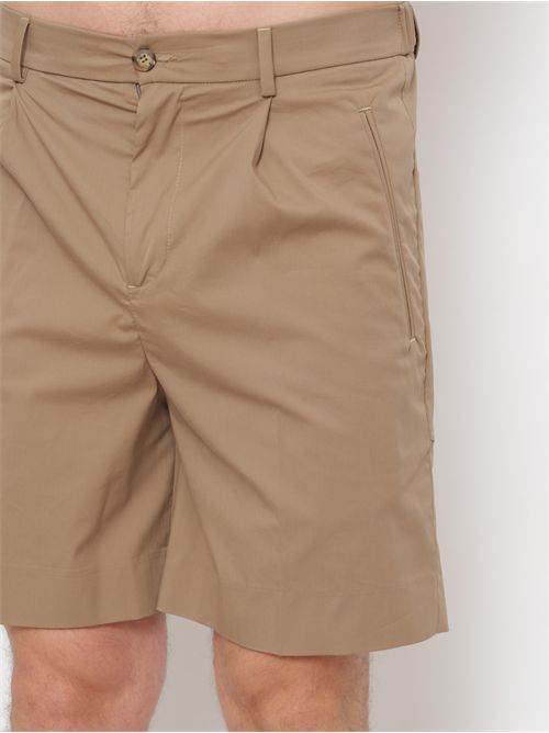 Scopri il Pantalone Corto Kobe-C, perfetto per un look estivo casual e sofisticato. BONHEUR | KOBE/CBEIGE