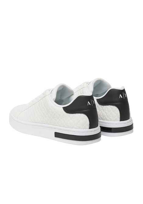 SNEAKERS CON DETTAGLI A CONTRASTO ARMANI EXCHANGE | Scarpe | XM000140 AF11916M0028