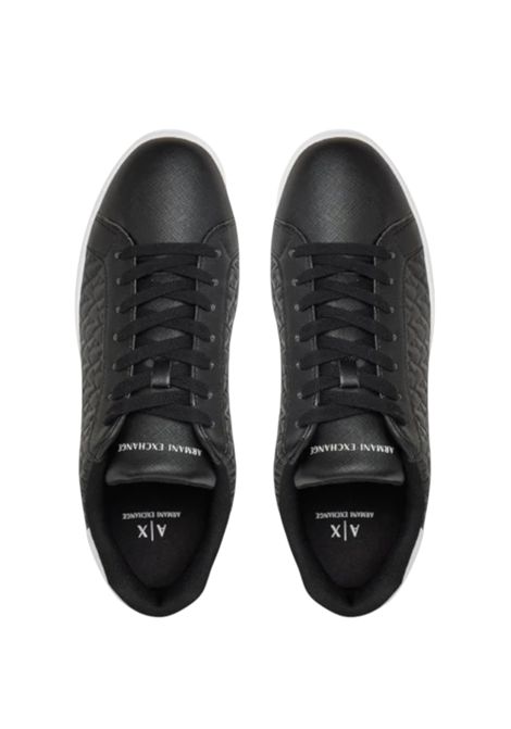 SNEAKERS CON DETTAGLI A CONTRASTO ARMANI EXCHANGE | Scarpe | XM000140 AF11916MC011