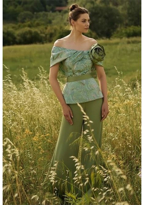 Coordinato corpetto e pantalone MISCHALIS | Abiti | A4 1169  A4 11851