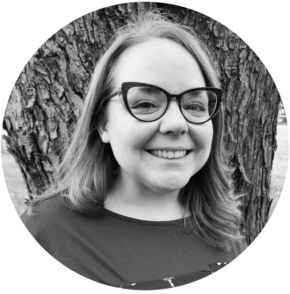 Lindsey Flinger Headshot