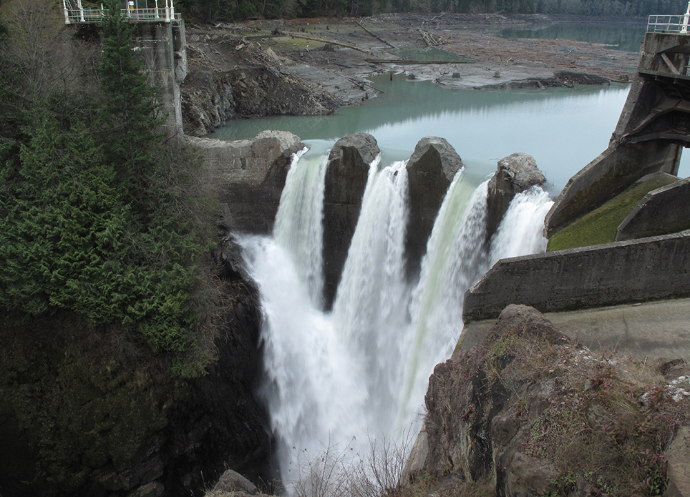 The Glines Canyon Dam during its removal