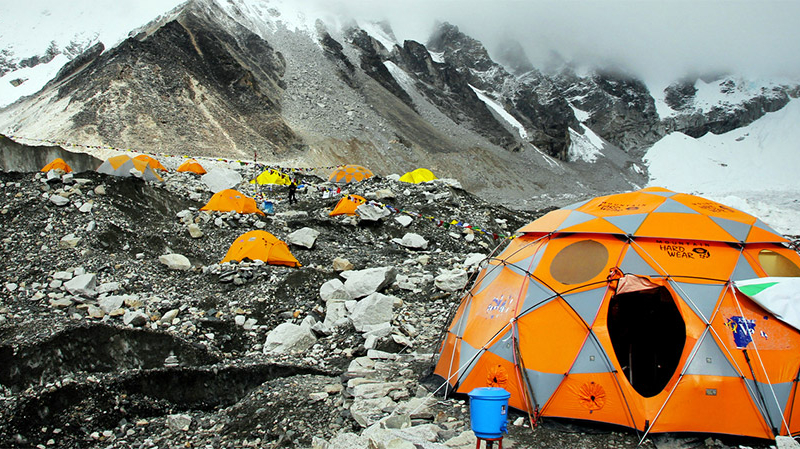 See The Unfiltered Everest Via Snapchat