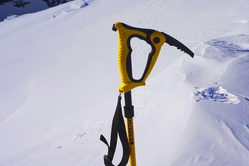 Arresting Development: Pole Has Collapsible Pick