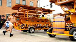 Drunk Justice? Water-Wielding Hooligans Squirt Cops On ‘Pedal Pub’