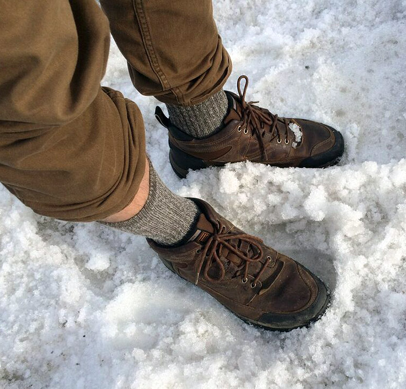 boots-in-snow