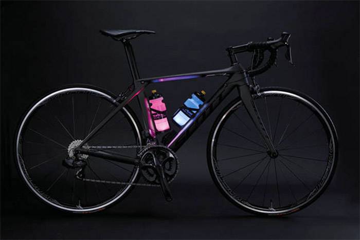 Glow-In-Dark: Bike Water Bottle As Illumination