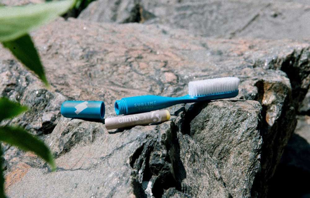 sublime-crag-brush-secret-compartment.-