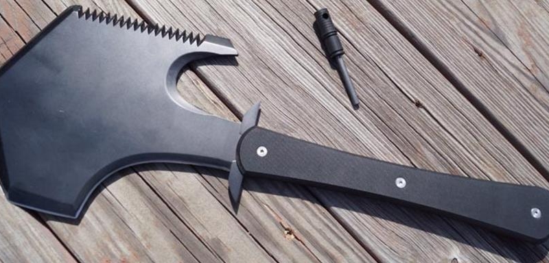 Recon Survival Tool: Combination Hatchet, Saw, Machete & Zombie-Killer