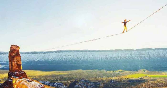 Watch: 500-Meter Slackline Walk Between Desert Towers