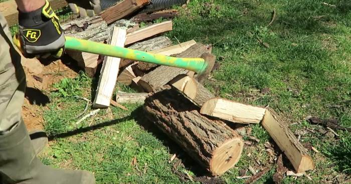 Video: You’ve Been Splitting Firewood All Wrong